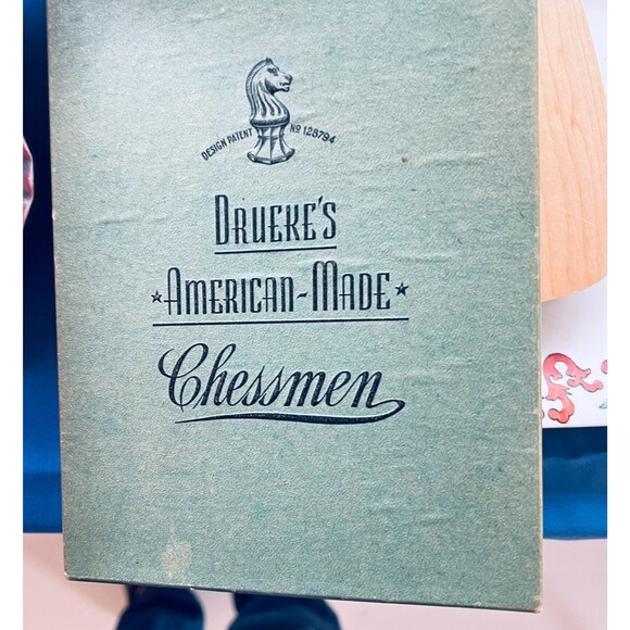 1945 Drueke Staunton Design Chess Set Original Box and Rule Book red white - Picture 4 of 6